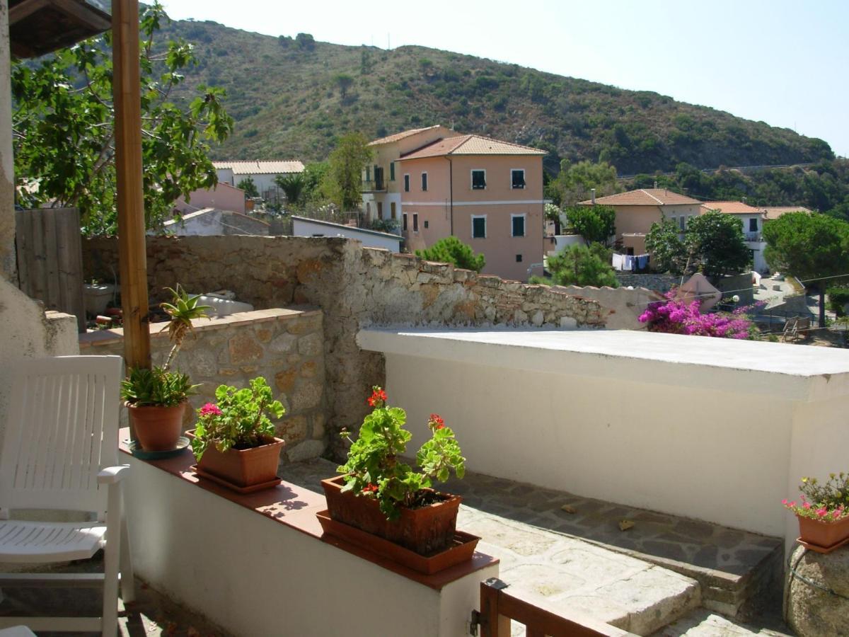 Appartamento Il Nespolo Pomonte Exterior photo
